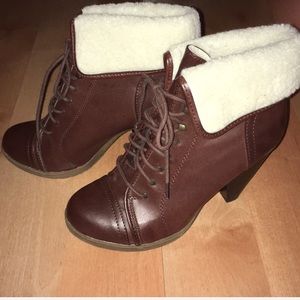 NEVER WORN HIGH HEEL ANKLE BOOTIES